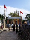 Treo cờ Tổ quốc tại nhà thờ tại xã Quảng Tiên