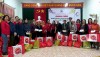 Hội chữ thập đỏ thành phố Hà Nội trao quà tết cho các gia đình có hoàn cảnh khó khăn tại thị xã Ba Đồn.