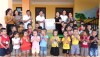 Đồng chí Mai Tất Thắng-Phó Chủ tịch UBND thị xã thăm và tặng quà cho các cháu thiếu nhi nhân dịp tết Trung Thu năm 2019.