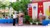 Đồng chí Hoàng Phú Hậu , UVTV, Chủ nhiệm UBKT Thị ủy đánh trống khai giảng năm học mới tại trường THCS Quảng Phúc