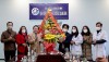 Đồng chí Phạm Duy Quang, Phó Bí thư TT Thị ủy, Chủ tịch HĐND thị xã thăm và tặng quà Bệnh viện Đa khoa khu vực Bắc Quảng Bình.