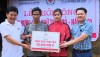 Hội Chữ thập đỏ trao tặng 50 triệu đồng cho gia đình anh Thiện tại thôn Trường Thọ, xã Quảng Tiên.
