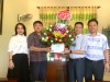 Đồng chí Chủ tịch UBND thị xã Ba Đồn thăm, tặng hoa chúc mừng tập thể, cán bộ, nhân viên Đài Truyền thanh- Truyền hình thị xã Ba Đồn.