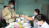 Khám và cấp phát thuốc miễn phí cho hộ nghèo tại xã Quảng Minh.