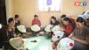 Làng nghề may nón ở xã Quảng Văn được duy trì và phát triển.
