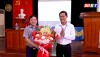 Phó chủ tịch UBND thị xã Nguyễn Văn Tình thăm tại hội đồng thi THPT Lương Thế Vinh.