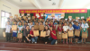 Tổ chức Zhishan Foundation trao học bổng cho học sinh nghèo vượt khó.
