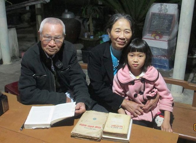 Ông Hoàng Minh Sơn - người hàng đêm đọc truyện Kiều cho cả nhà nghe.