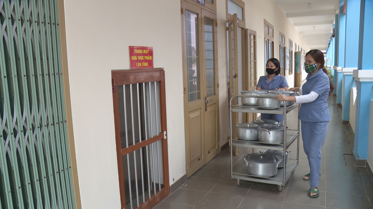 Trường mầm non Quảng Thuận là trường duy nhất trong toàn tỉnh có hệ thống thang máy đưa thực phẩm lên tầng