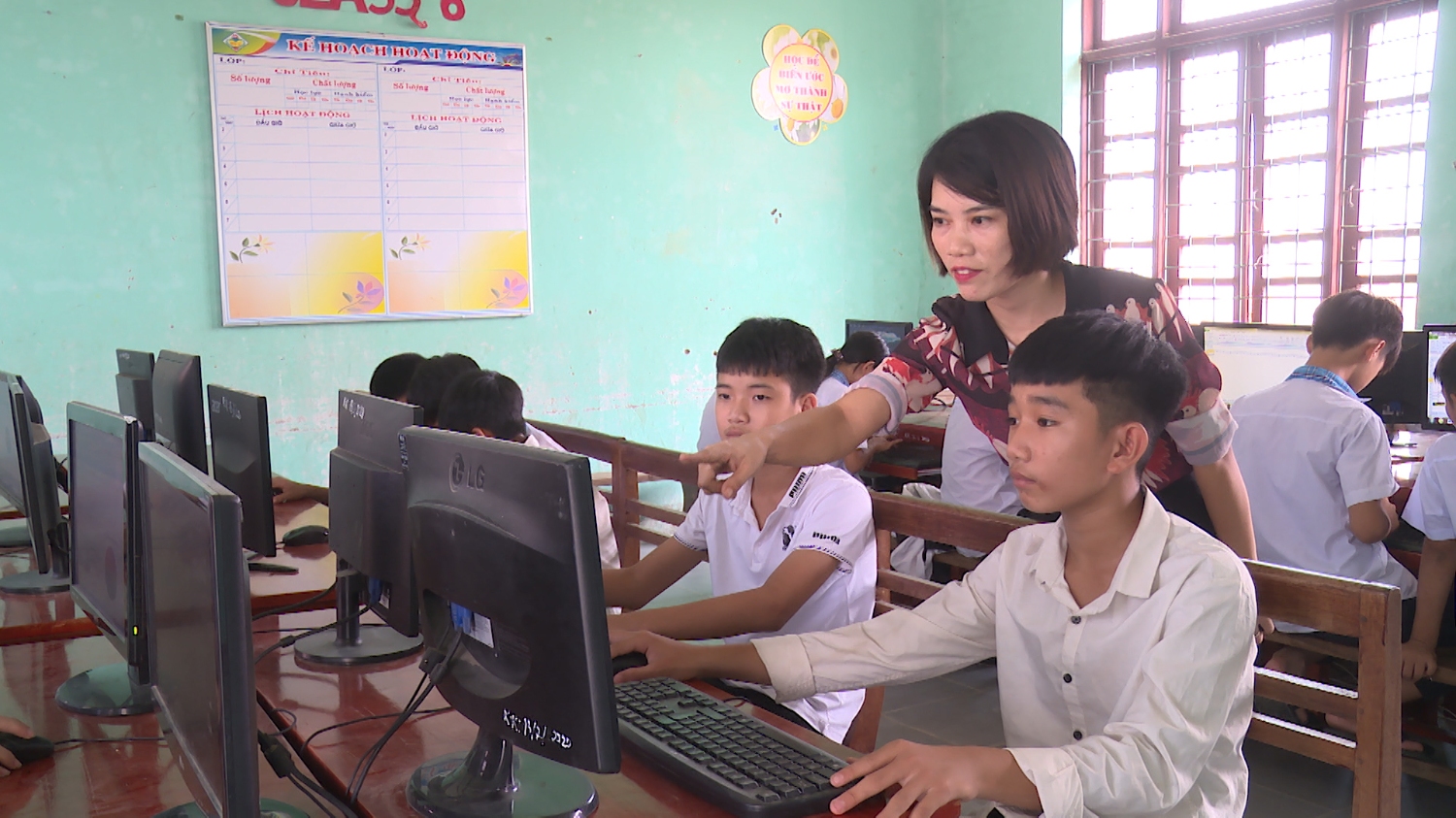 Trường THCS Quảng Thọ áp dụng Công nghệ thông tin vào công tác giảng dạy