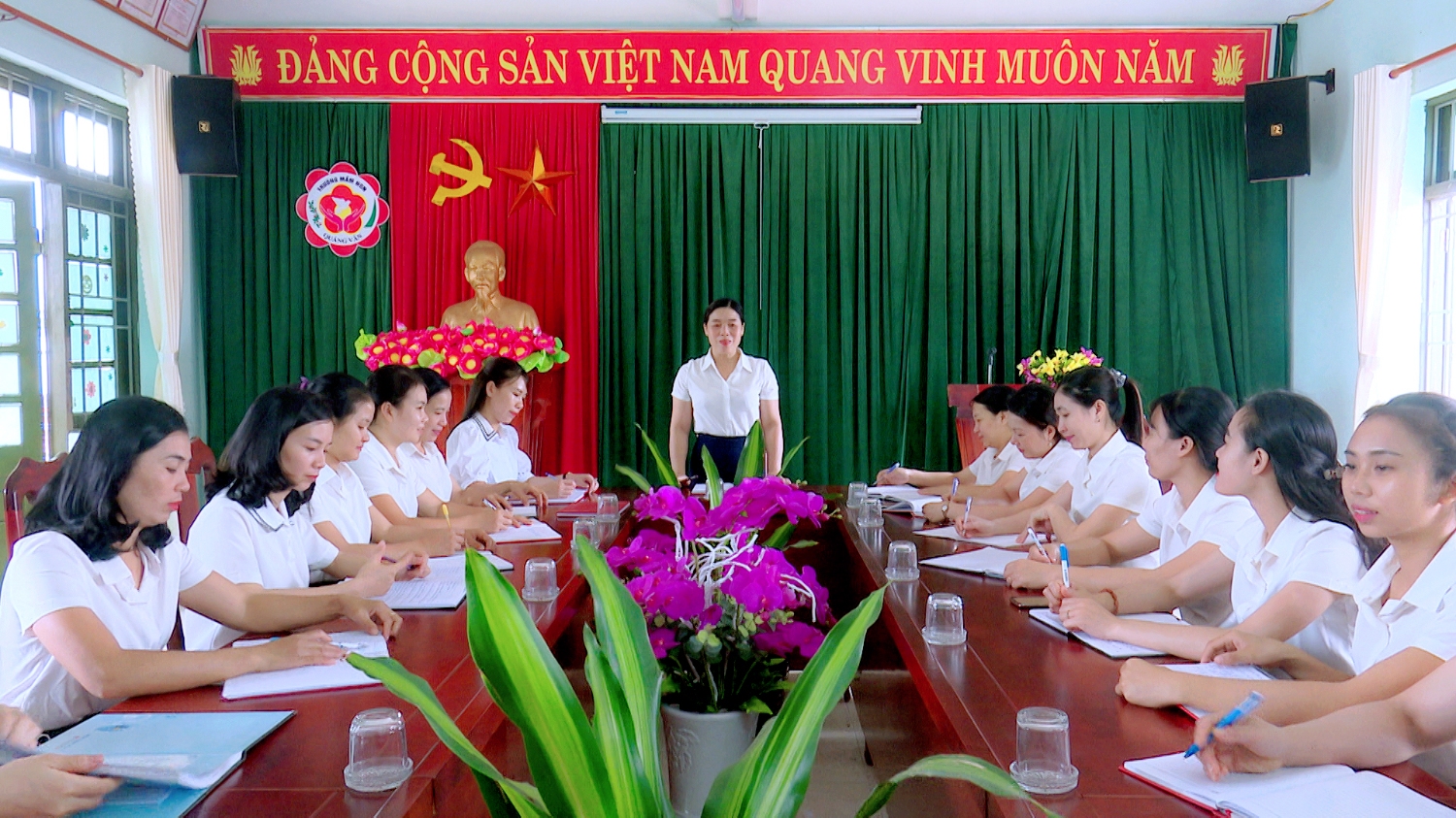 Trường Mầm non Quảng Văn họp triển khai xây dựng môi trường giáo dục lấy trẻ làm trung tâm