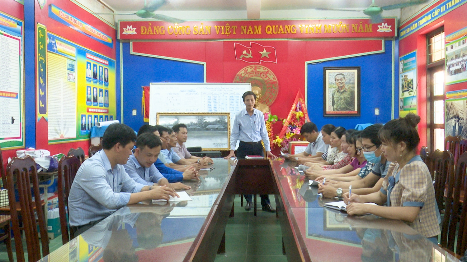 Trường THPT Lê Hồng Phong quán triệt công tác giảng dạy ôn tập đến các giáo viên nhằm giúp học sinh ôn tập kỹ lưỡng hơn