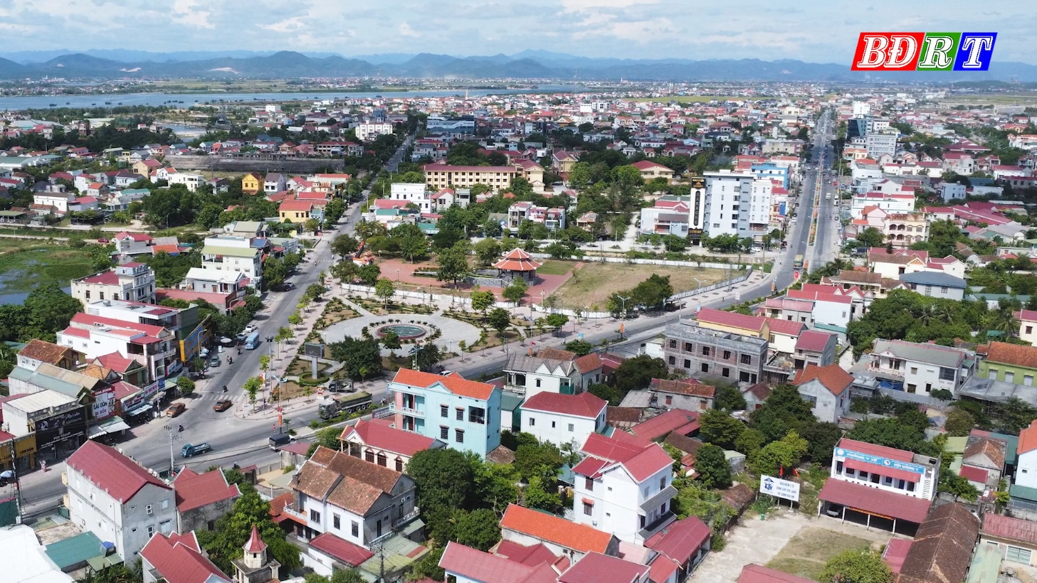 Hoàn thành quy hoạch chung thị xã, phấn đấu hoàn thành các tiêu chí để trở thành đô thị loại III vào năm 2026