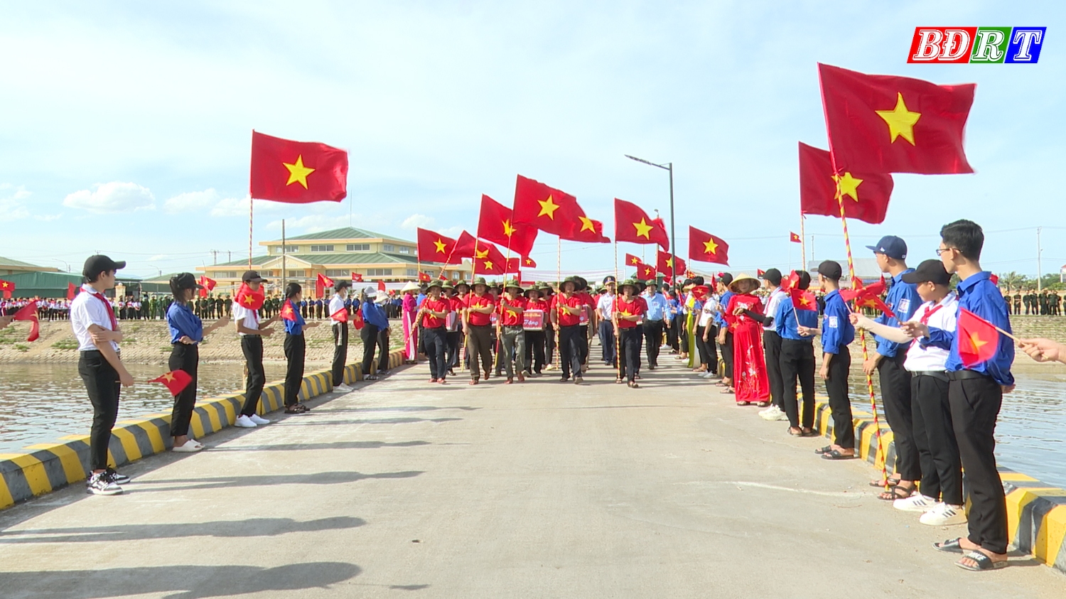 10 Công tác xây dựng Đảng, hệ thống chính quyền được tăng cường