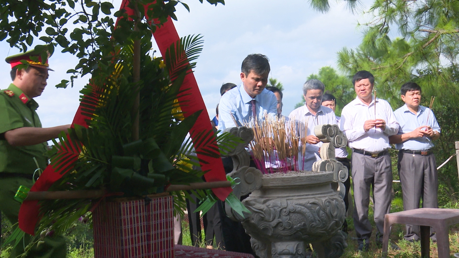 lanh dao vien huong 1