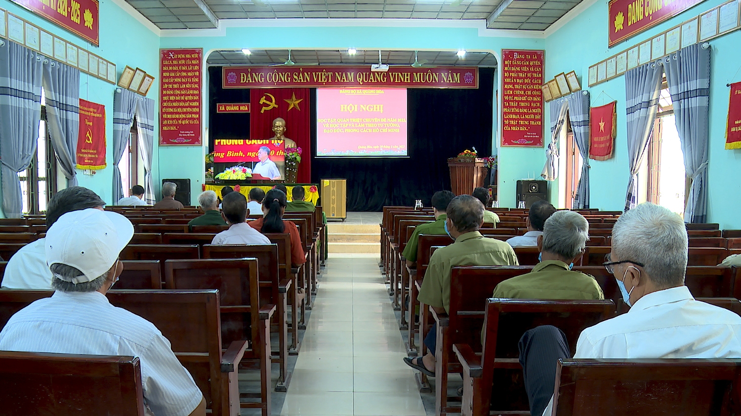 Đảng bộ xã Quảng hòa tham gia học tâọ, quán triệt chuyên đề năm 2022
