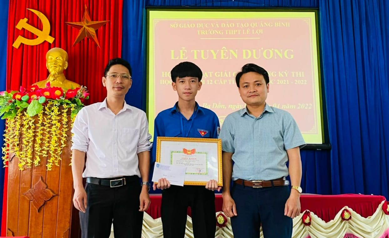 Học sinh trường THPT Lê Lợi được tuyên dương khen thưởng
