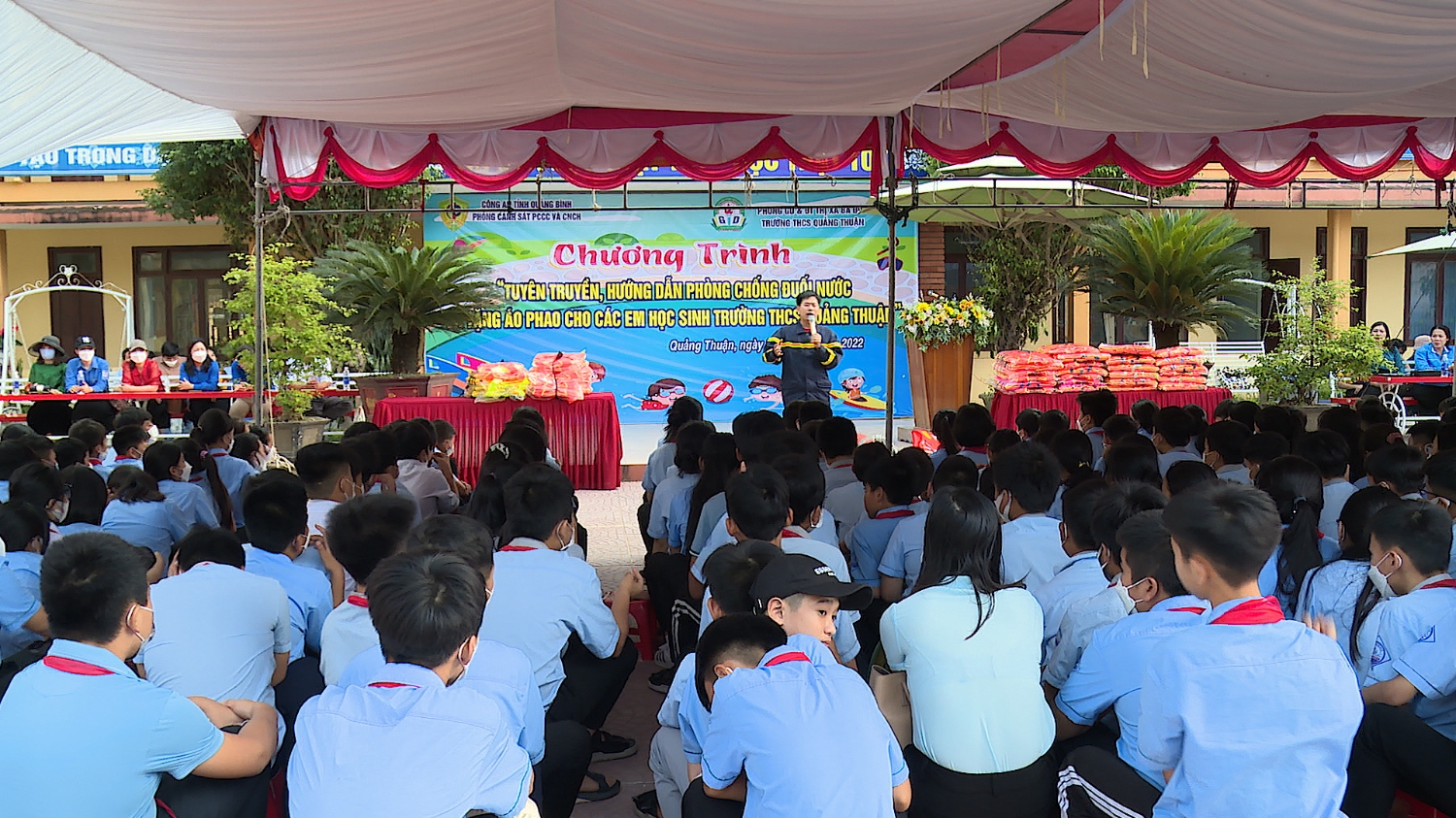 Tuyên truyền, hướng dẫn phòng chống đuối nước tại trường THCS Quảng Thuận