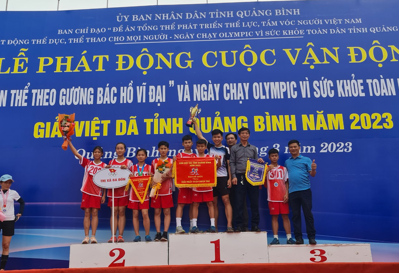 Thị xã Ba Đồn đạt giải nhất toàn đoàn trẻ giải việt dã năm 2023