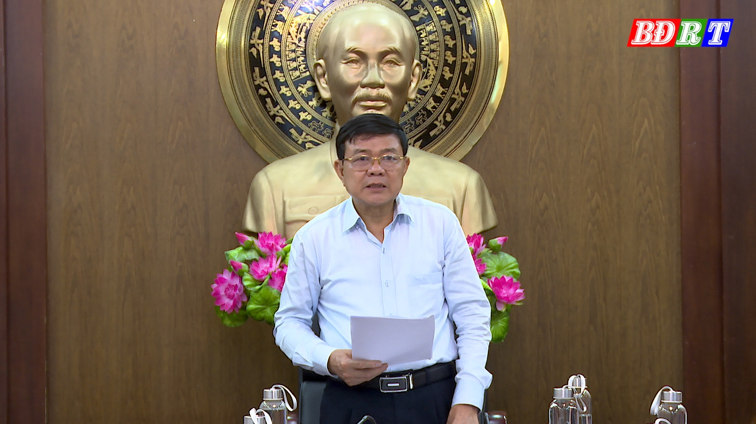 Đồng chí Đoàn Minh Thọ, Phó Bí thư Thị ủy, Chủ tịch UBND thị xã Ba Đồn phát biểu kết luận hội nghị
