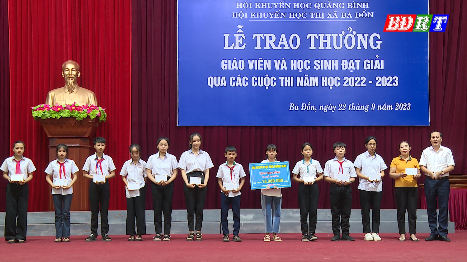 Các em học sinh được nhận học bổng Quỹ Thiện Tâm