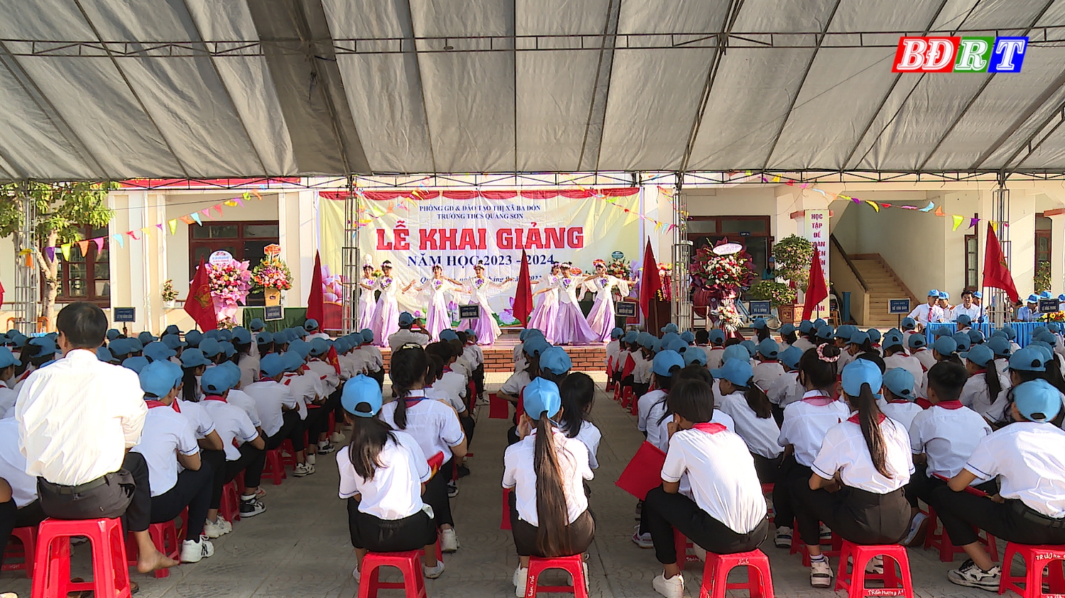 Toàn cảnh lễ khai giảng năm học mới tại trường THCS xã Quảng Sơn
