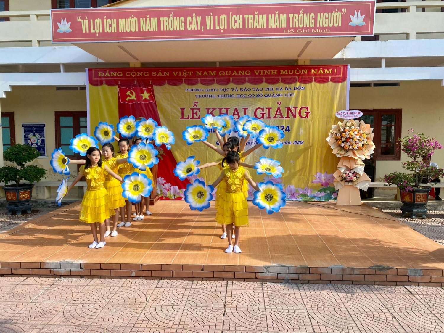 Trường THCS Quảng Lộc khai giảng năm học mới