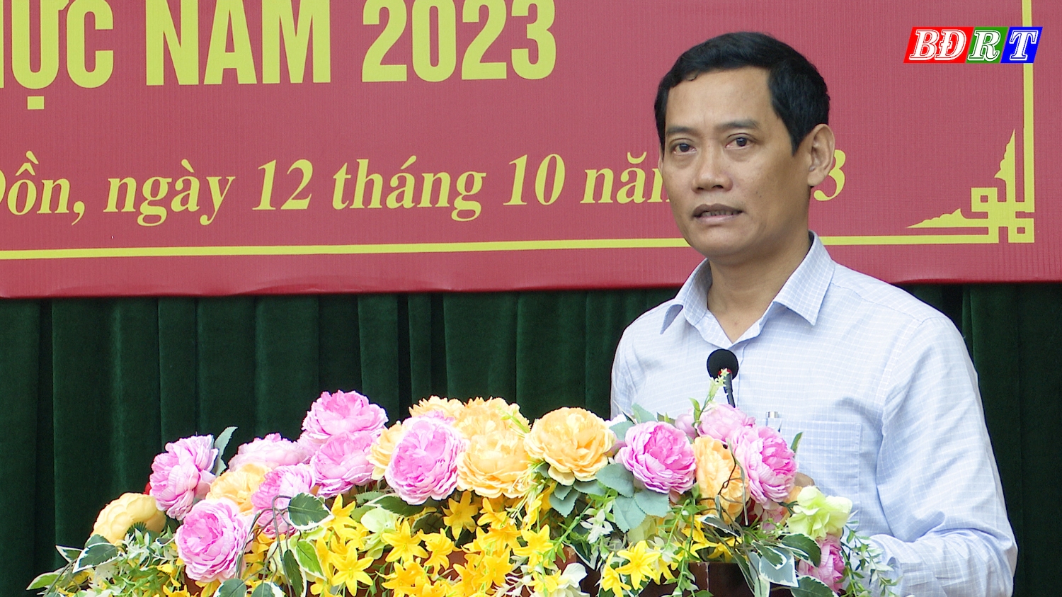 Đồng chí PCT UBND thị xã Nguyễn Văn Tình phát biểu tại hội nghị (2)