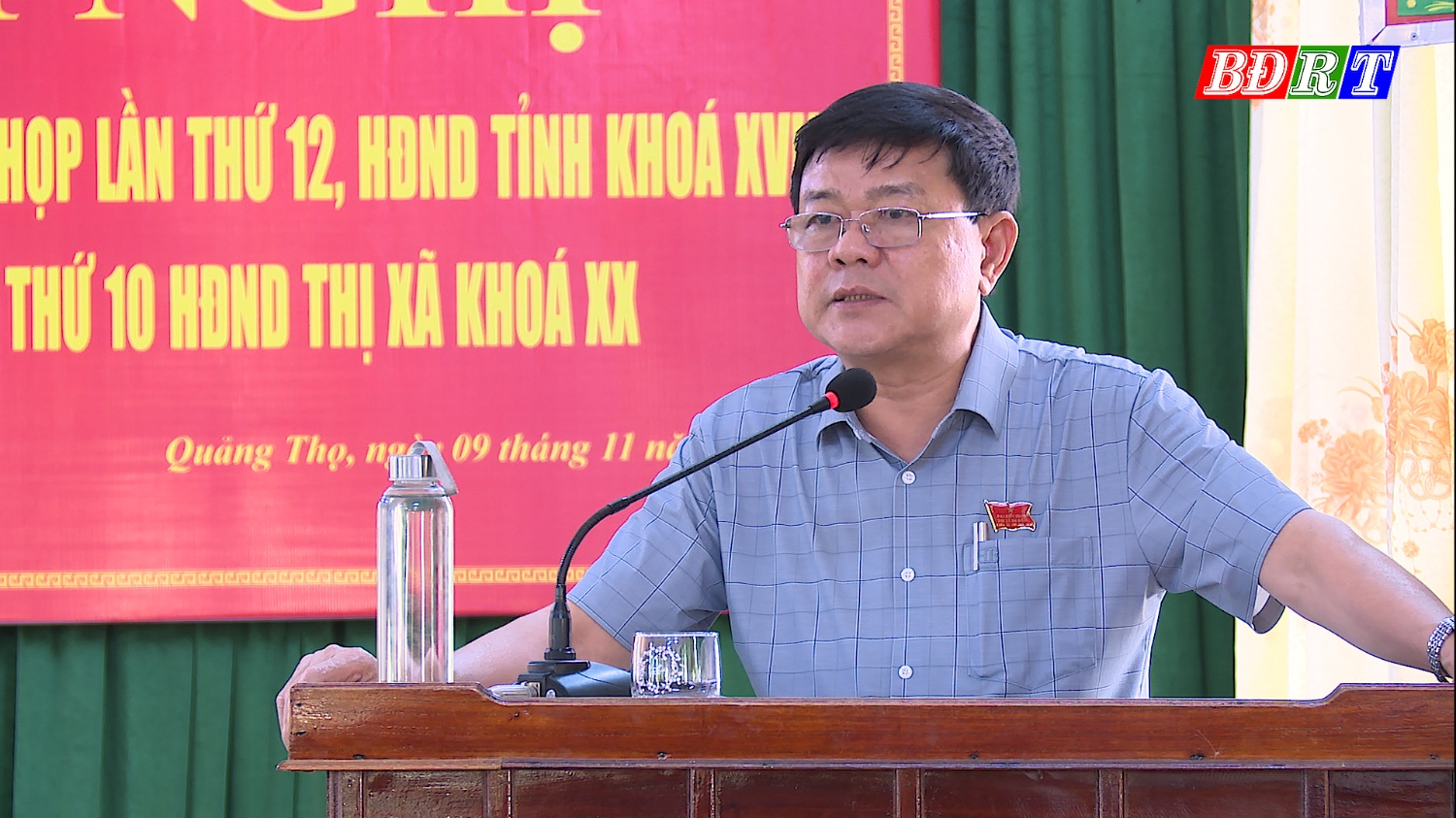 Đồng chí Đoàn Minh Thọ PBT Thị ủy Chủ tịch UBND thị xã trực tiếp trả lời và tiếp thu những kiến nghị, đề xuất của cử tri theo thẩm quyền