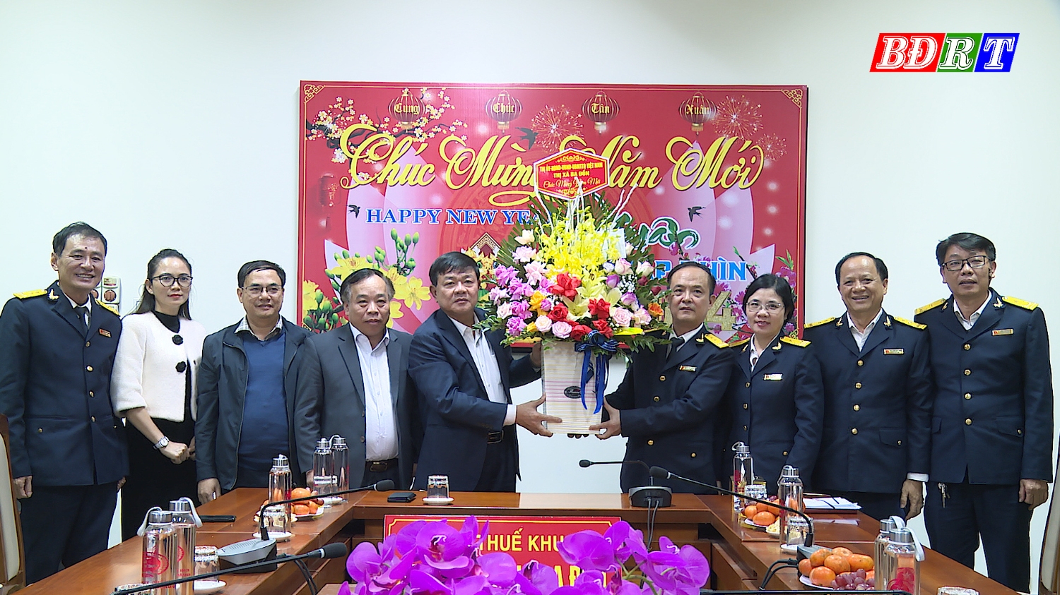 Đồng chí Đoàn Minh Thọ PBT Thị ủy – Chủ tịch UBND thị xã Ba Đồn đã đến thăm, chúc tết tại Chi cục Thuế khu vực Quảng Trạch Ba Đồn