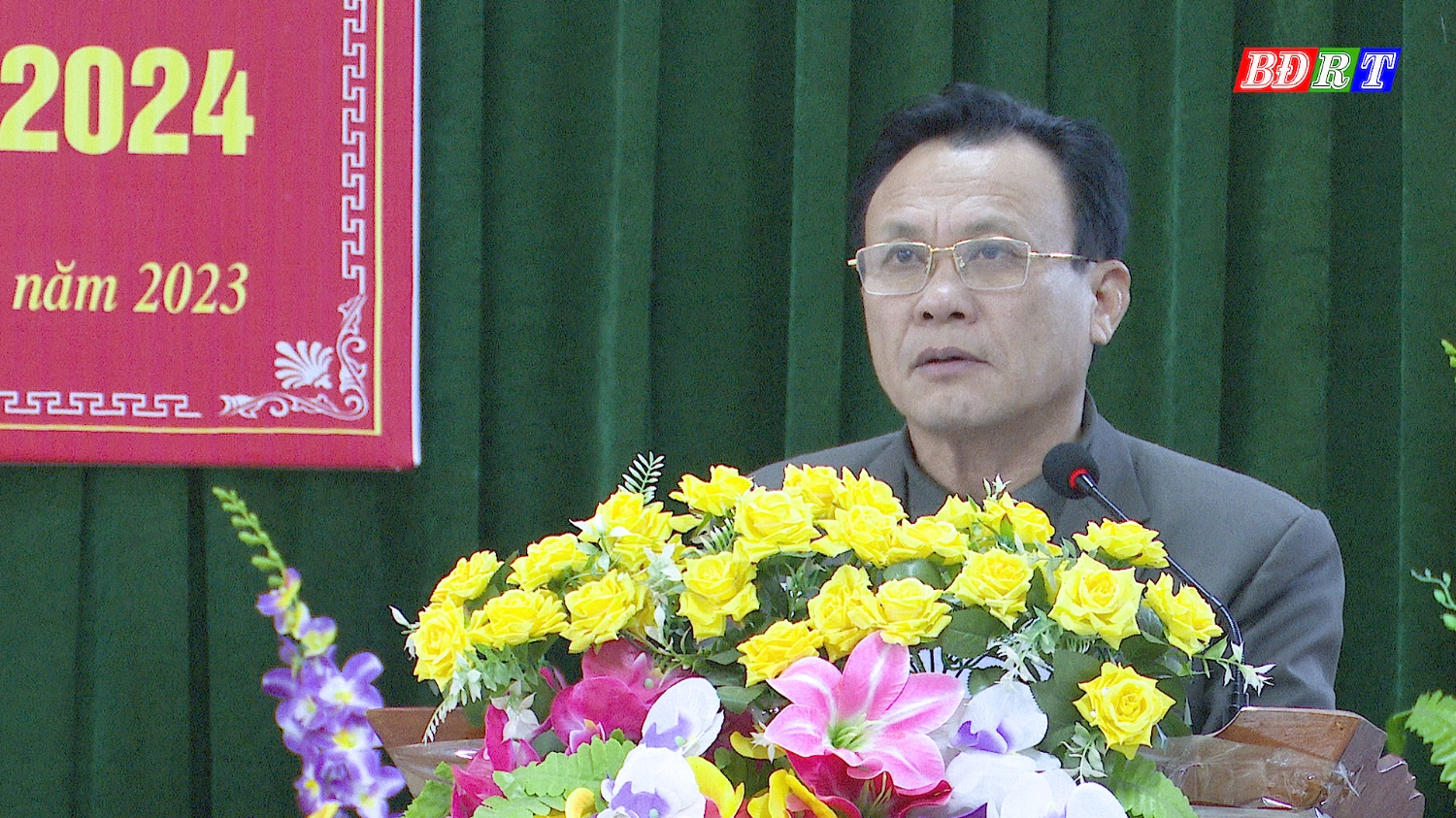 Đồng chí Phạm Duy Quang PBT TT Thị ủy, Chủ tịch HĐND thị xã kết luận hội nghị