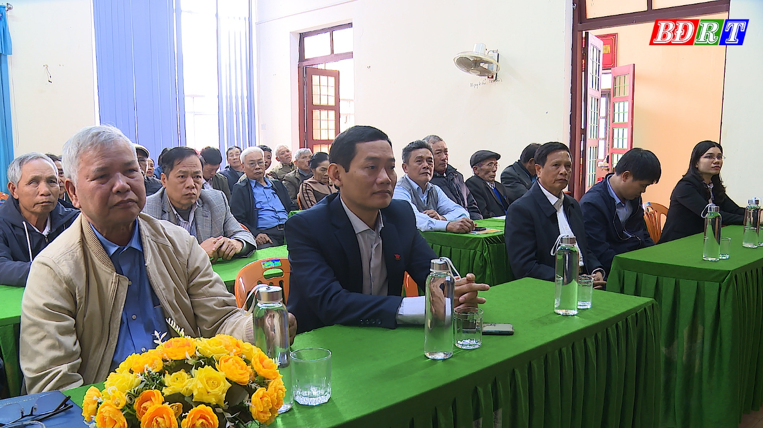 Đại biểu dự buổi trao quà cho nạn nhân chất độc da cam Dioxin thị xã Ba Đồn