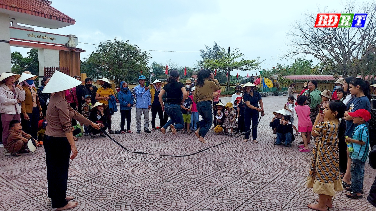 Xã Quảng Văn tổ chức cuộc thi nhảy dây đôi nữ của 4 thôn mừng Đảng, mừng Xuân Giáp Thìn 2024