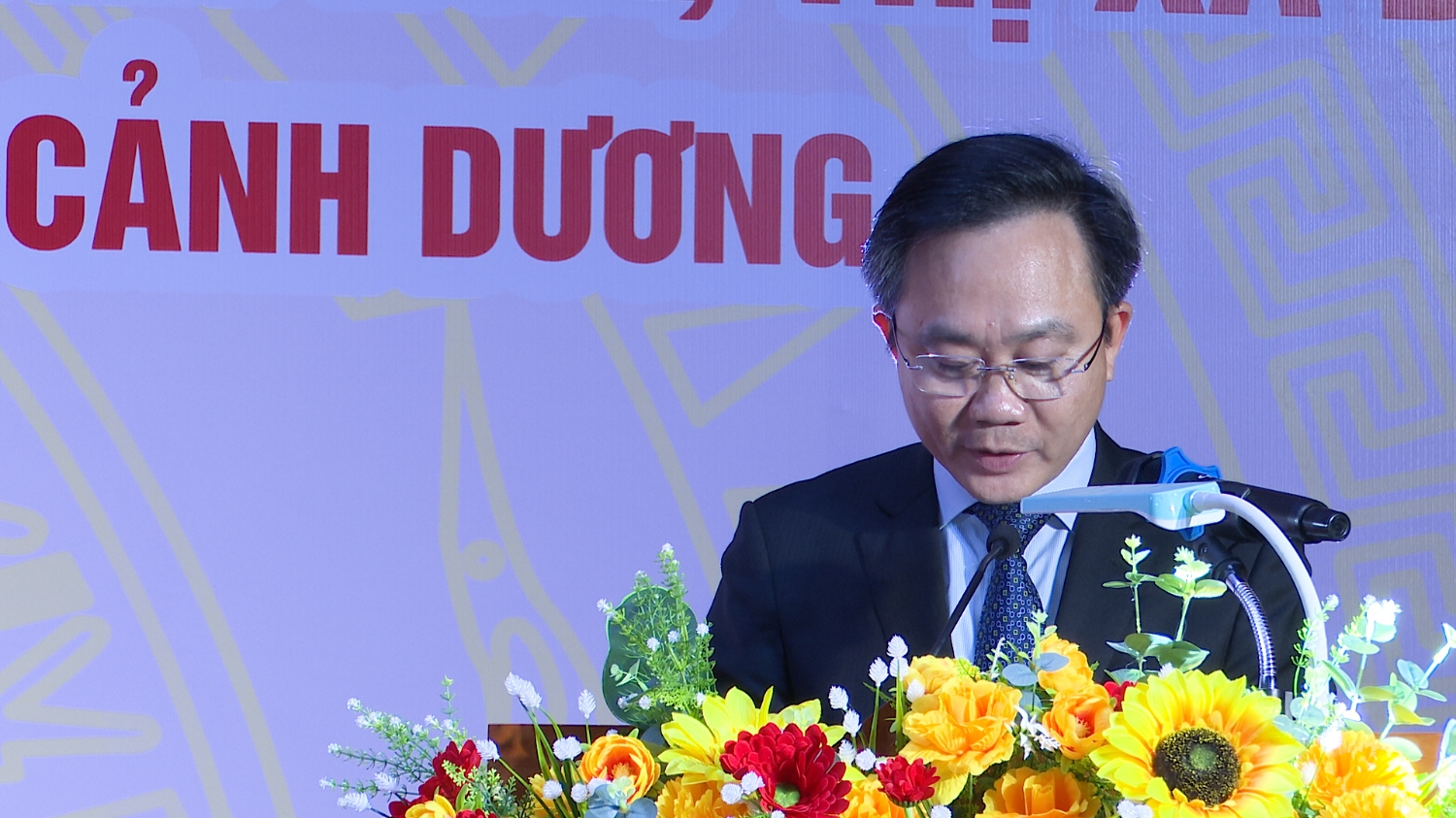 Đồng chí Hoàng Xuân Tân, Tỉnh ủy viên, Phó Chủ tịch UBND tỉnh phát biểu tại buổi Lễ