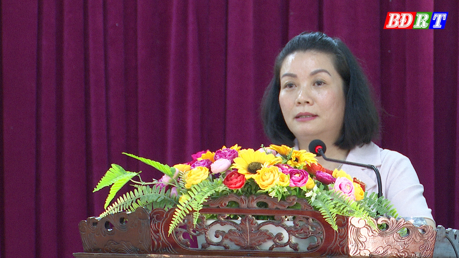 Đồng chí Phó Trưởng đoàn Chuyên trách Đoàn ĐBQH tỉnh Nguyễn Minh Tâm, tiếp thu ý kiến cử tri TX Ba Đồn