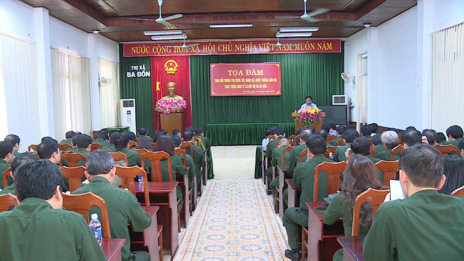 Tọa đàm trao đổi thông tin công tác quân sự, quốc phòng gắn với phát triển kinh tế xã hội.