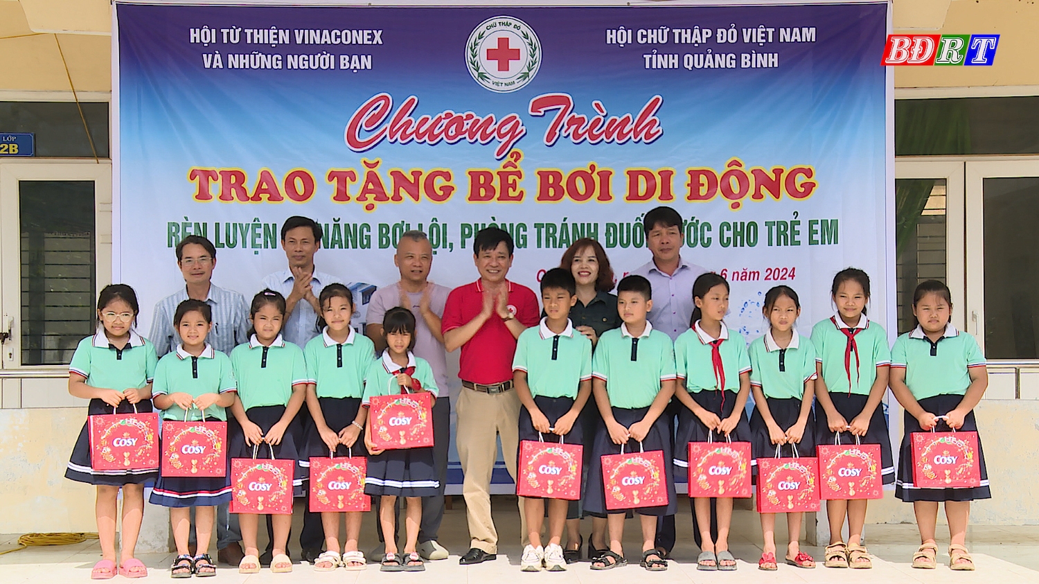 ân dịp Quốc tế thiếu nhi tại trường Tiểu học xã Quảng Sơn