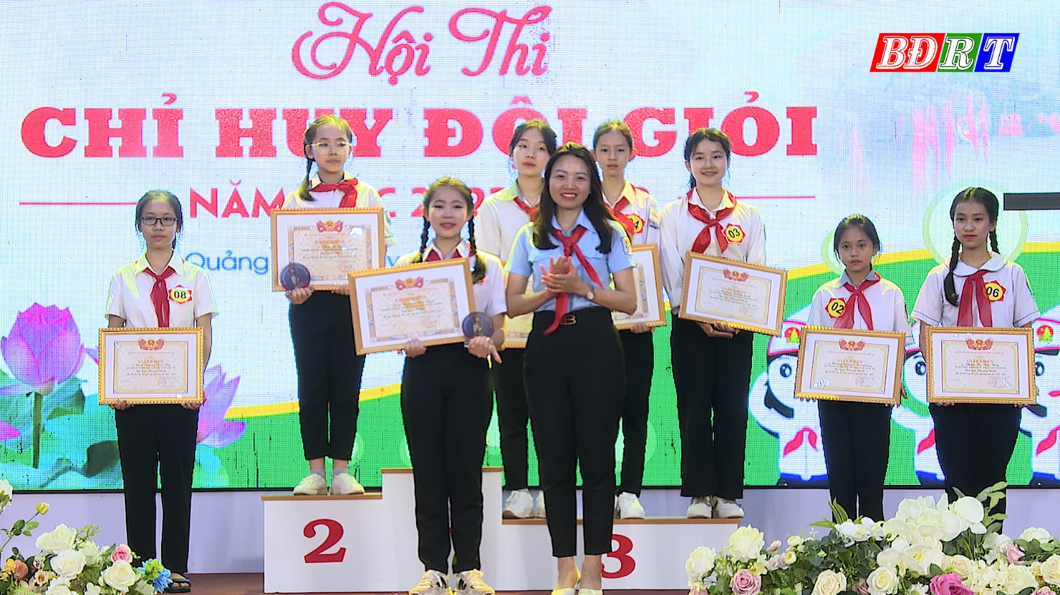 Ban tổ chức đã trao giải Nhất Chỉ huy đội giỏi cho em Trần Nguyễn Bảo Ngọc, học sinh trường THCS Lệ Ninh, huyện Lệ Thủy