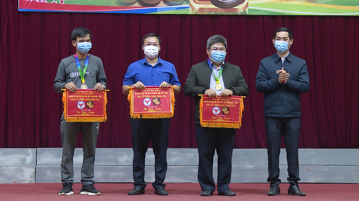 Ban tổ chức đã trao giải Nhất hạng toàn đoàn cho phường Ba Đồn, giải Nhì cho Ngân hàng CSXH thị xã, giải Ba cho Công ty Đại Thành An