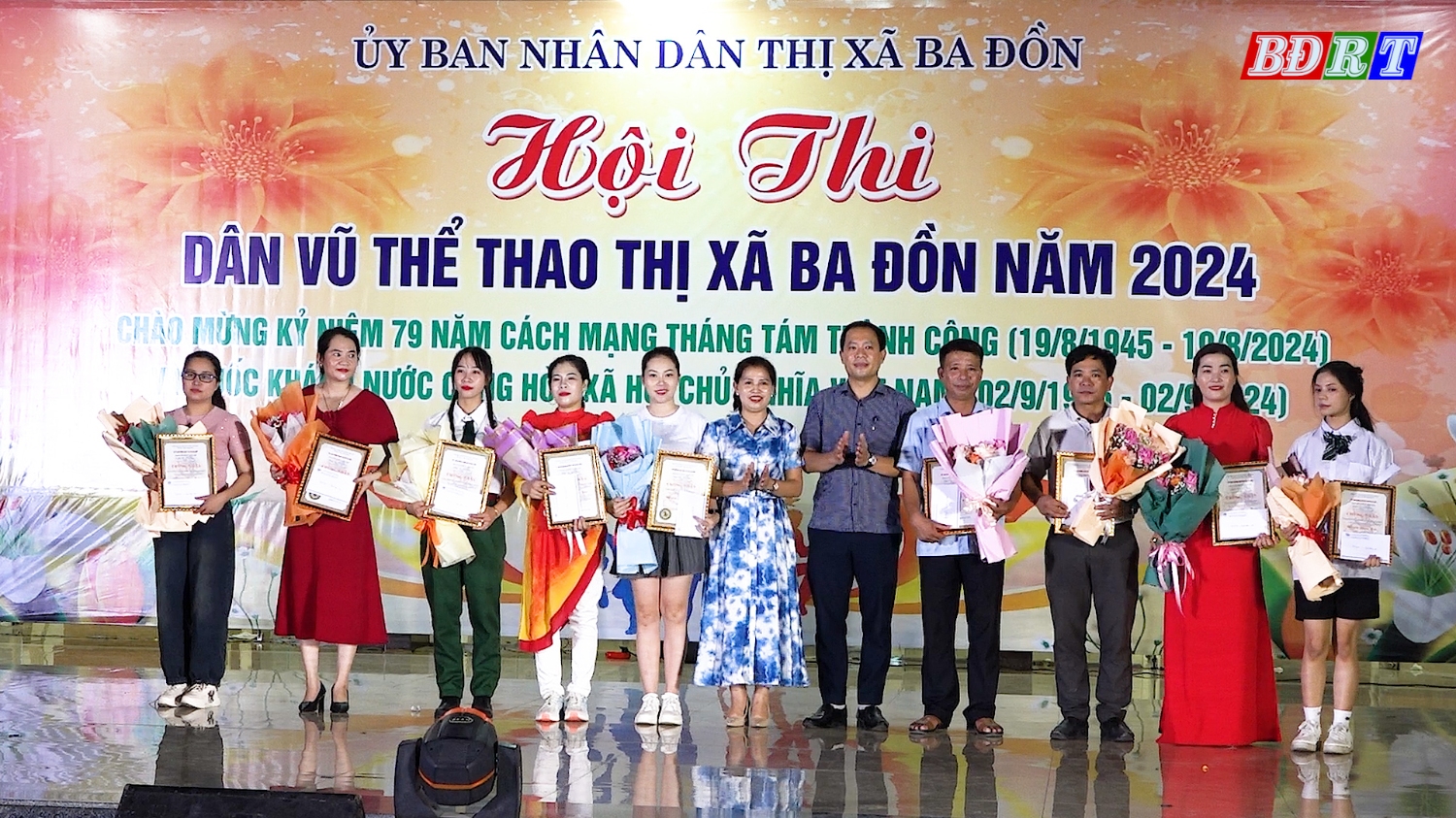 Ban Tổ chức đã trao giải Phong trào cho 9 đội tham gia dự thi