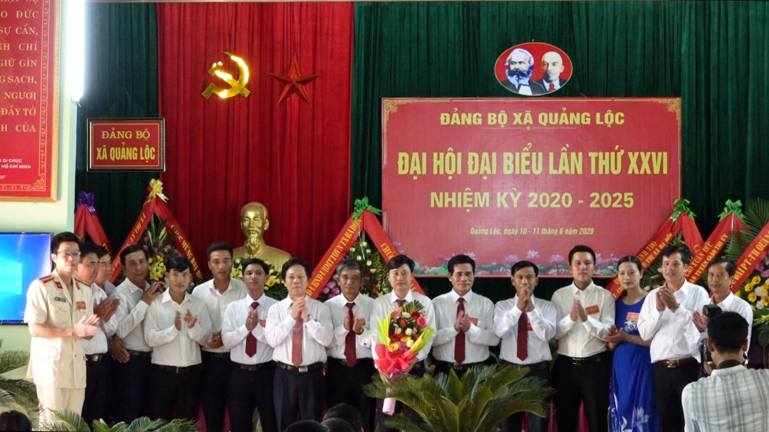BCH Đảng bộ xã Quảng Lộc nhiệm kỳ 2020 2025 ra mắt và nhận nhiệm vụ