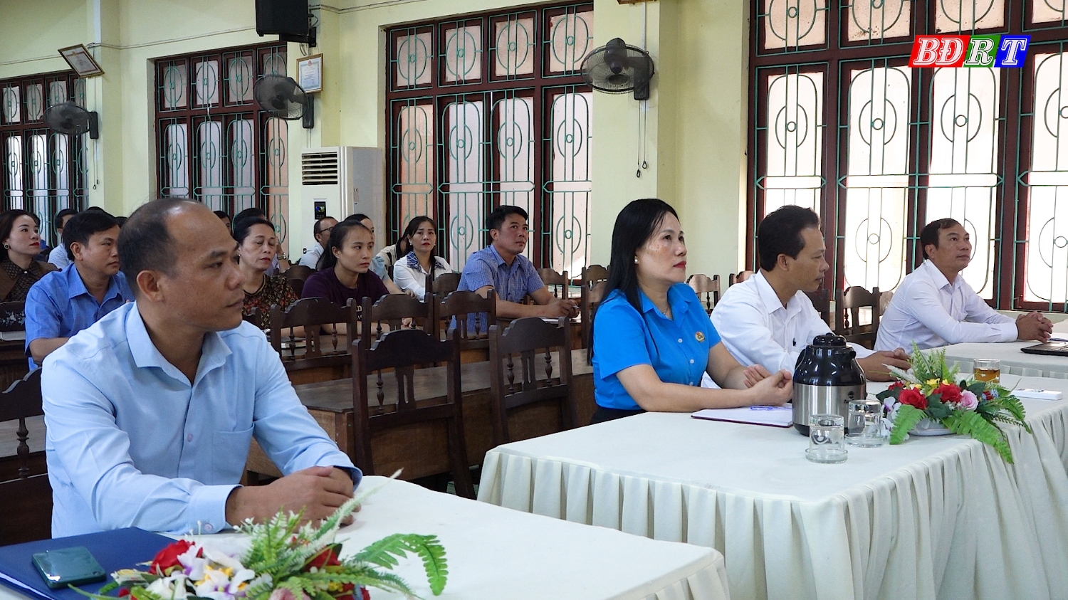 Các đại biểu dự hội nghị.