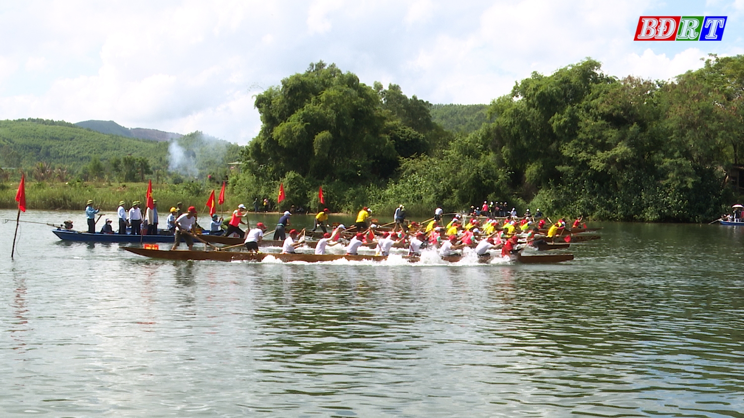 Các đội thi đấu với tinh thần thể thao cao thượng