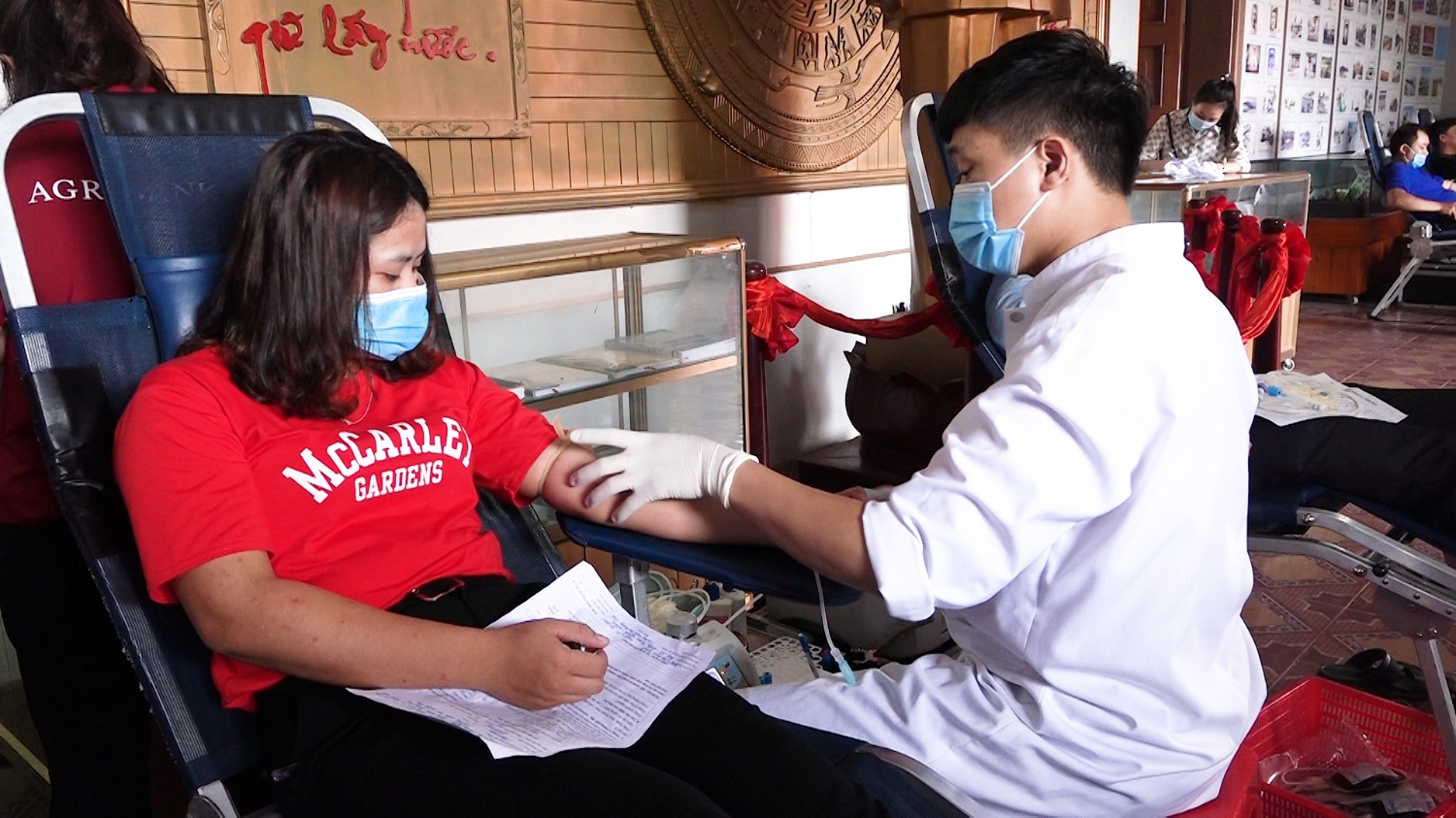 Phong trào hiến máu tình nguyện luôn được cán bộ và nhân dân trên địa bàn thị xã hưởng ứng nhiệt tình.