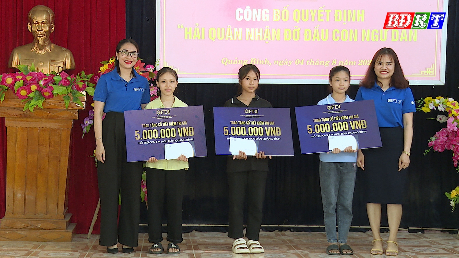 Công ty TNHH MTV GFDI, chi nhánh Quảng Bình trao quà hỗ trợ 3 cháu
