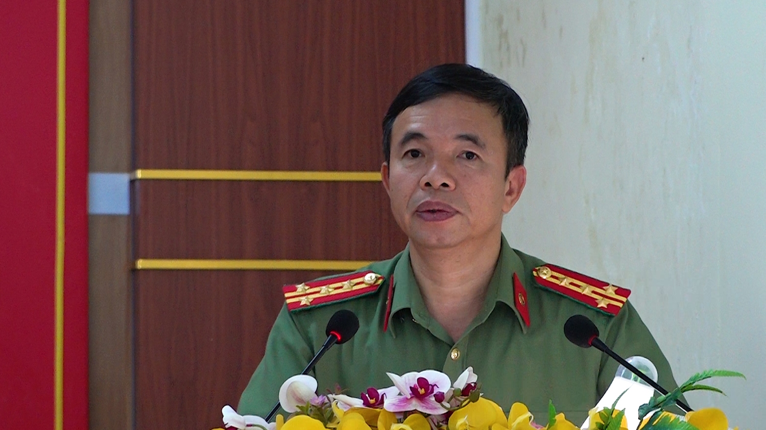 Đại tá Nguyễn Tiến Nam, Giám đốc Công an tỉnh Quảng Bình phát biểu tại lễ trao thưởng