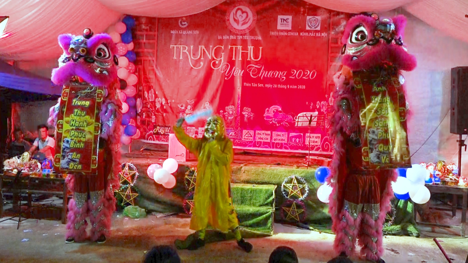 Đêm hội "trung thu yêu thương 2020" tại thôn Tân Sơn.