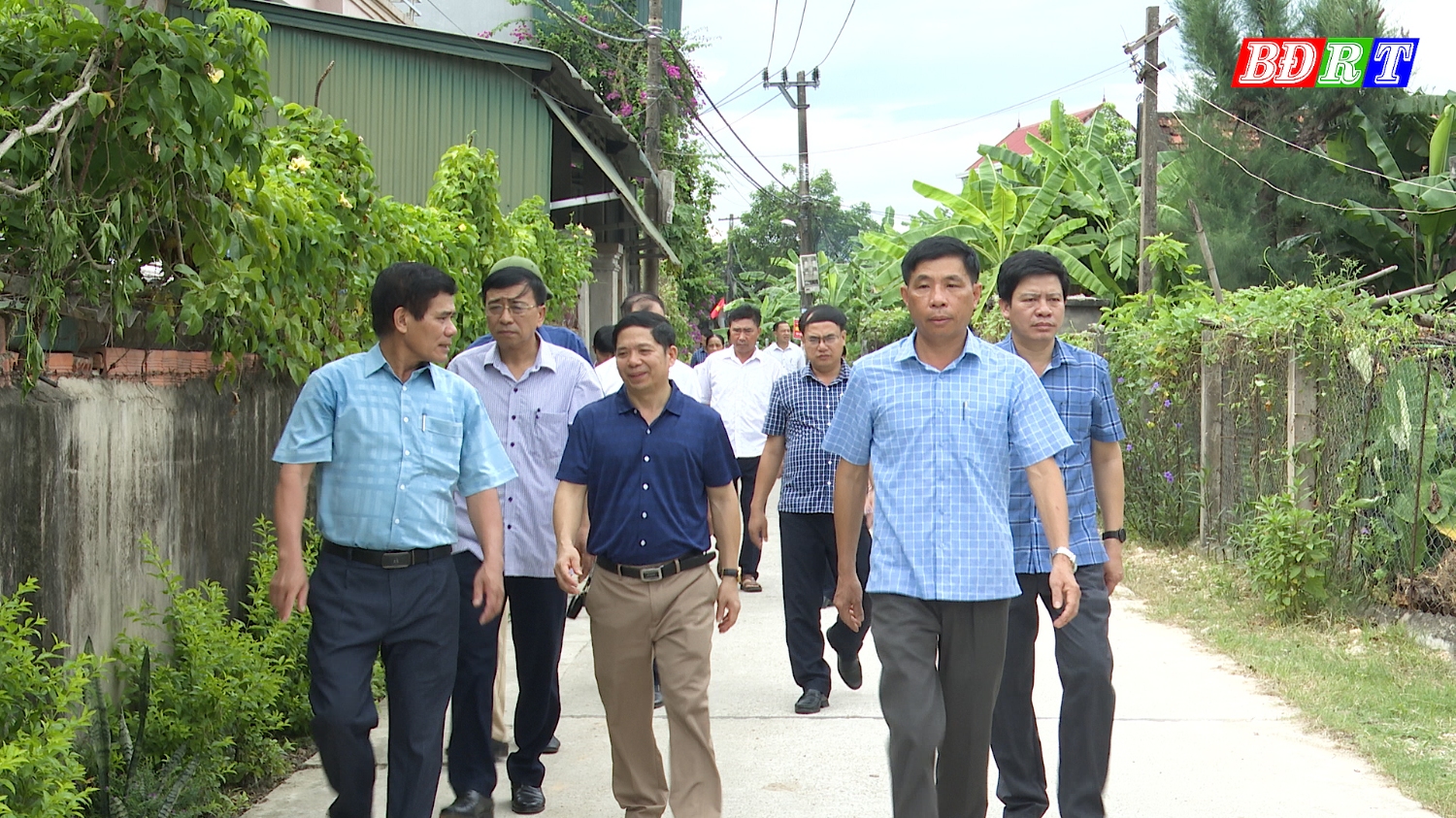 Đoàn thẩm định đi kiểm tra thực tế tại thôn Vĩnh Lộc, xã Quảng Lộc