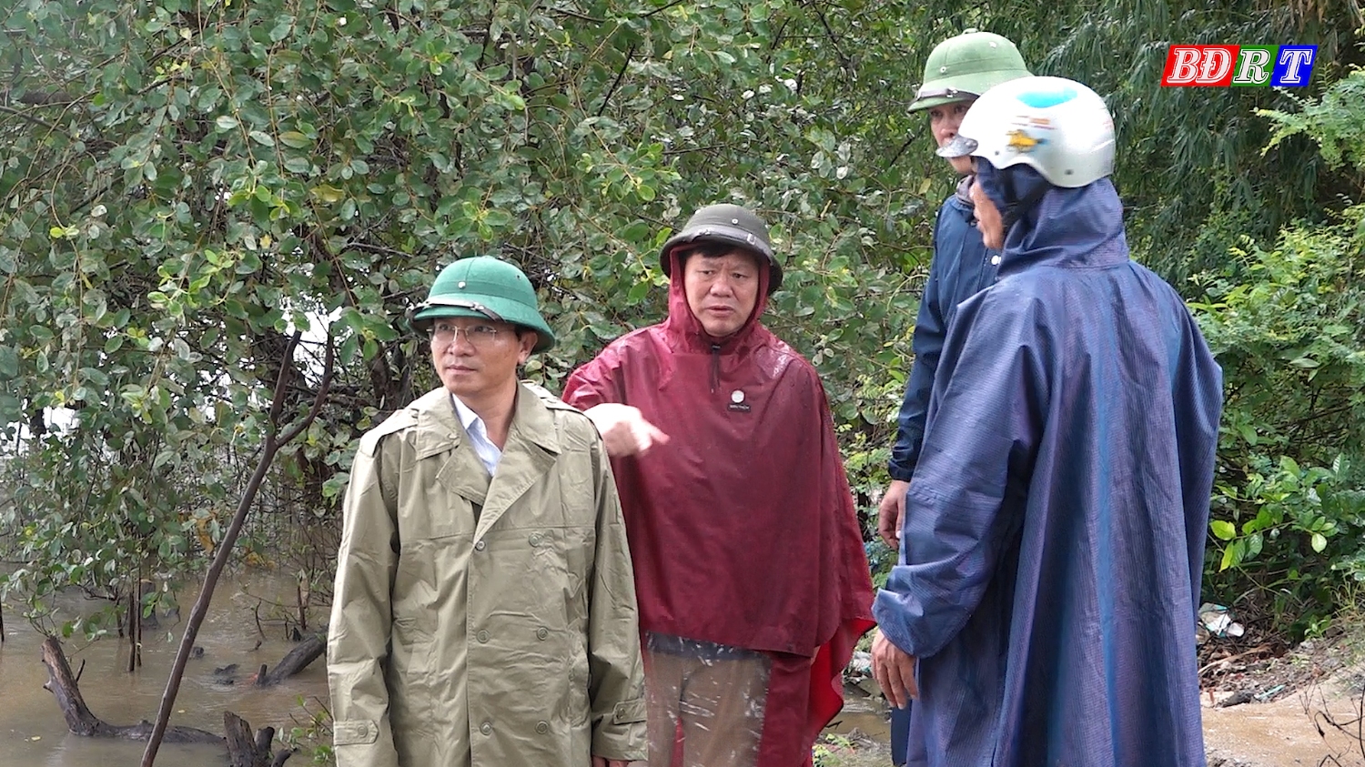 Đồng chí Bí thư Thị ủy chỉ đạo công tác ứng phó bão số 4.