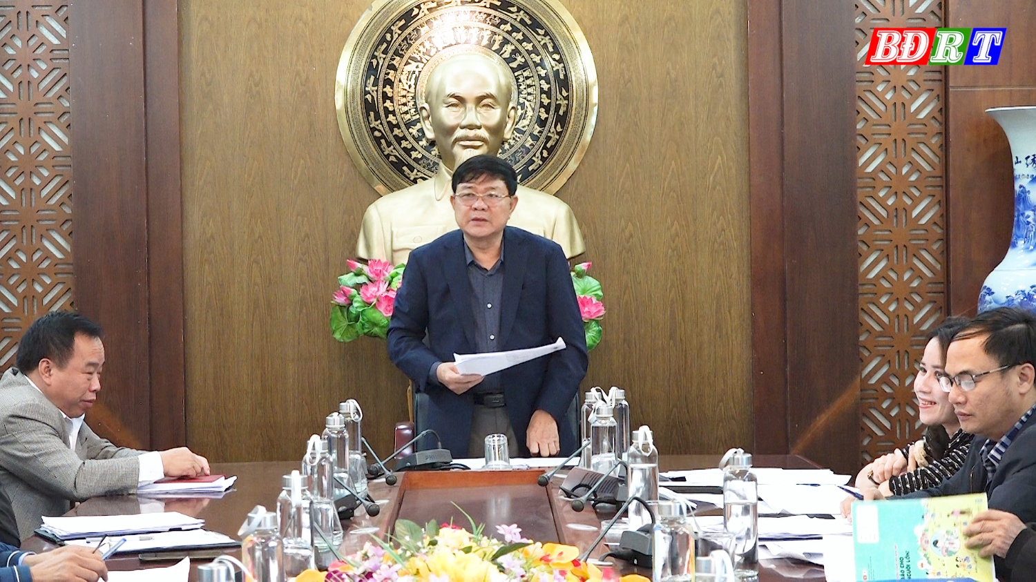Đồng chí Chủ tịch UBND thị xã Đoàn Minh Thọ kết luận hội nghị